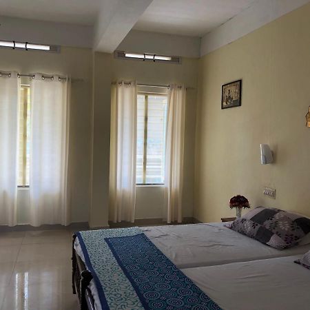 Sandy Beach Hotel Тривандрум Экстерьер фото